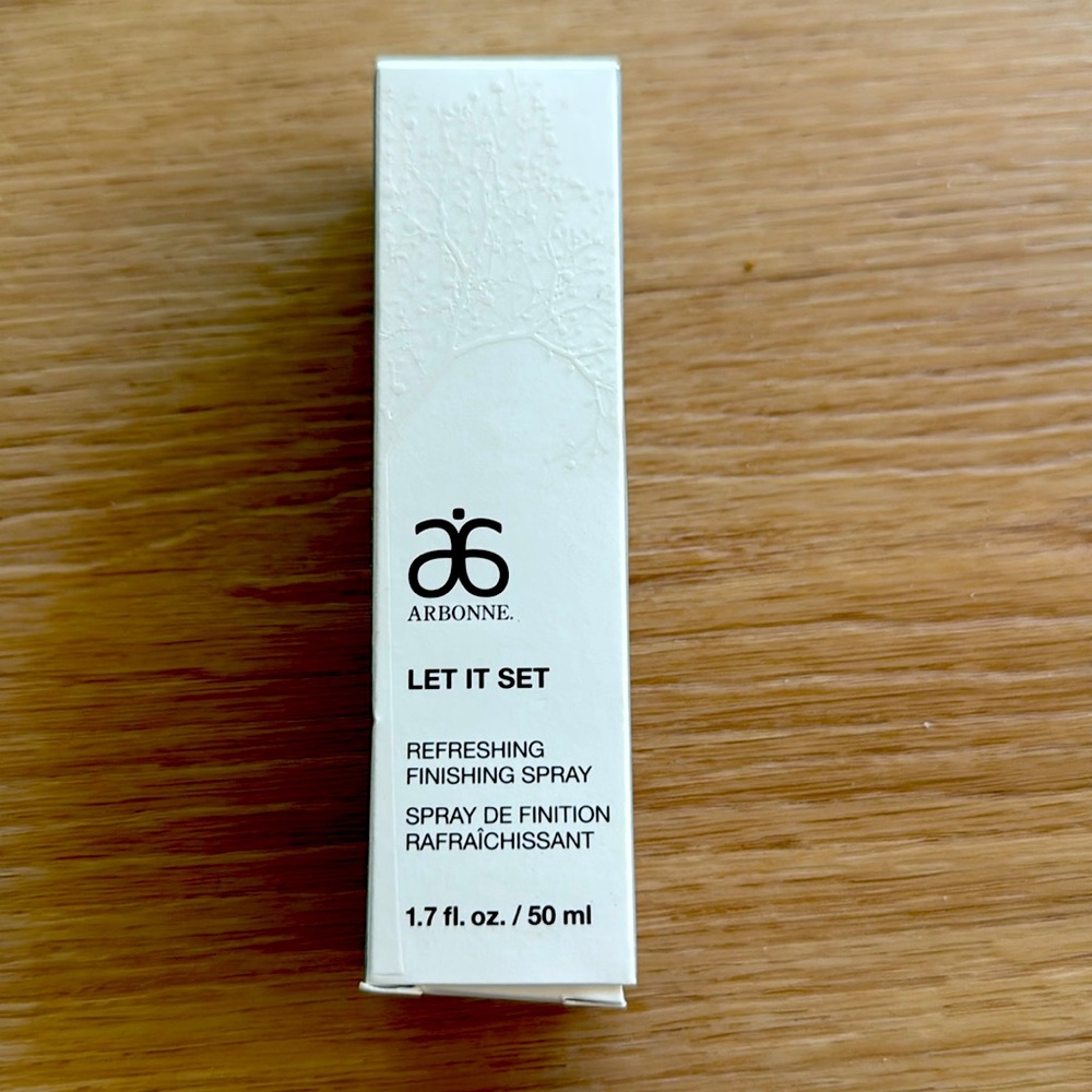 Arbonne Let it Set finishing spray